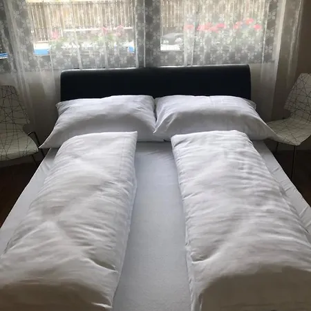 Ady Gold Five Apartment *