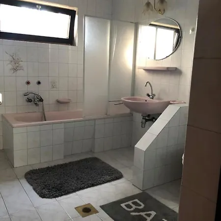 Apartment Ady Gold Five