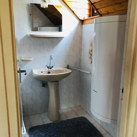 Ady Gold Five Apartment